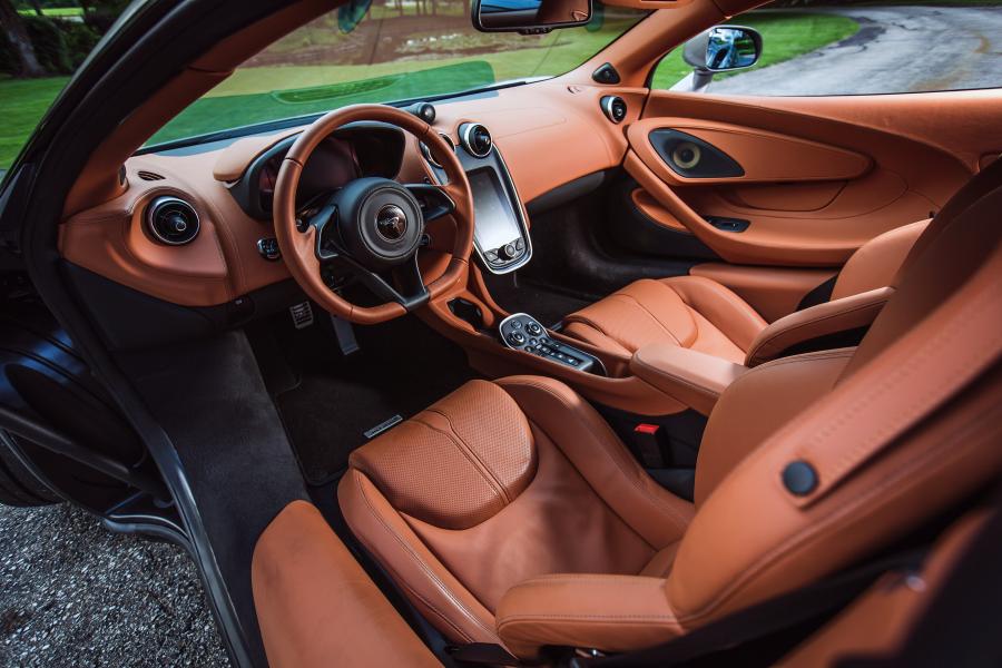 Интерьер McLaren 570S Coupe 2015 года  (US) (фото 1 из 26)